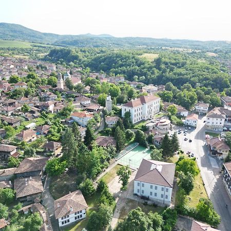 Модерен Апартамент В Гр Елена Экстерьер фото